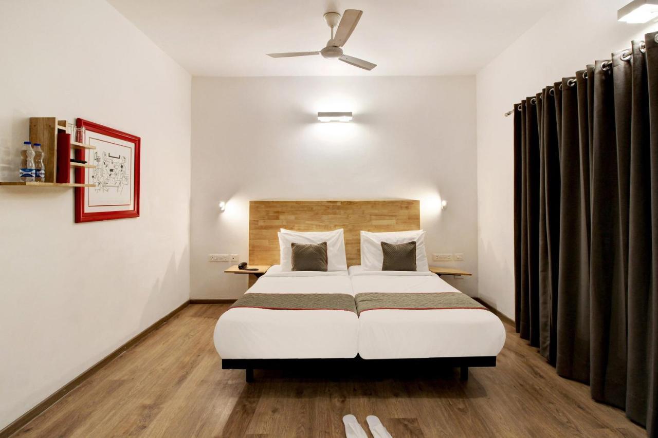 היידראבד Oyo Townhouse 9 Hitech City מראה חיצוני תמונה