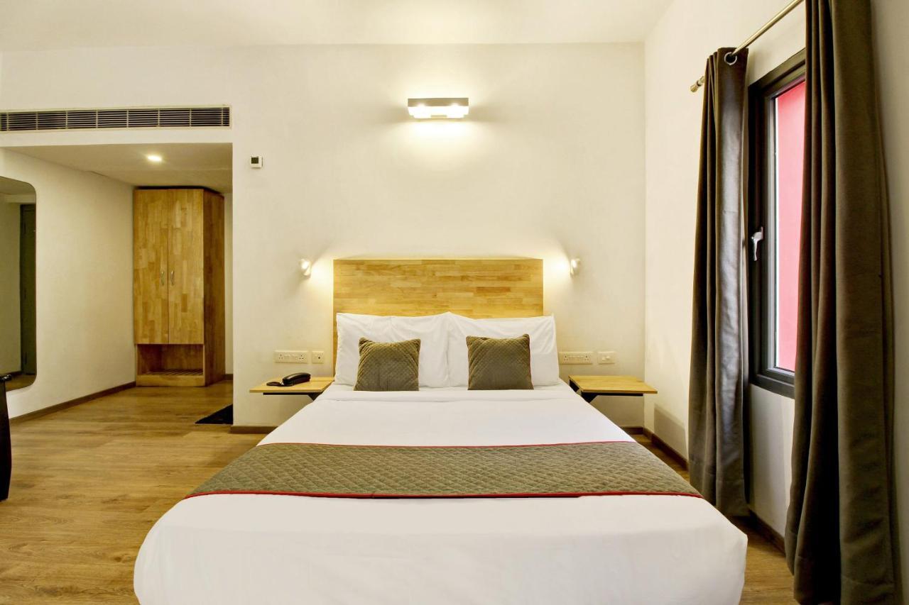 היידראבד Oyo Townhouse 9 Hitech City מראה חיצוני תמונה