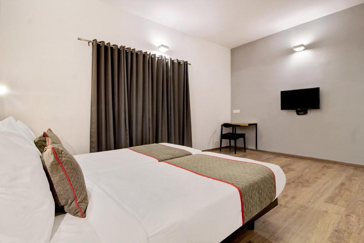 היידראבד Oyo Townhouse 9 Hitech City מראה חיצוני תמונה