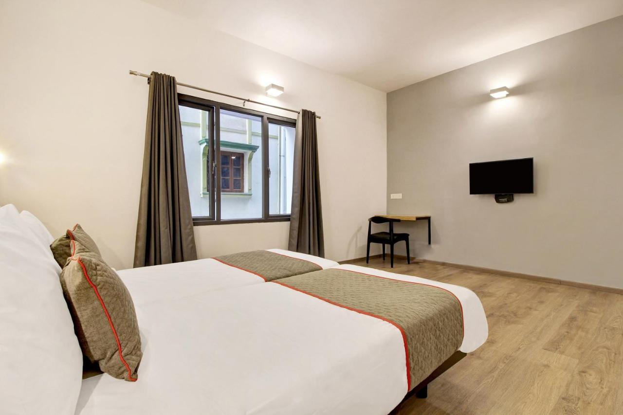 היידראבד Oyo Townhouse 9 Hitech City מראה חיצוני תמונה