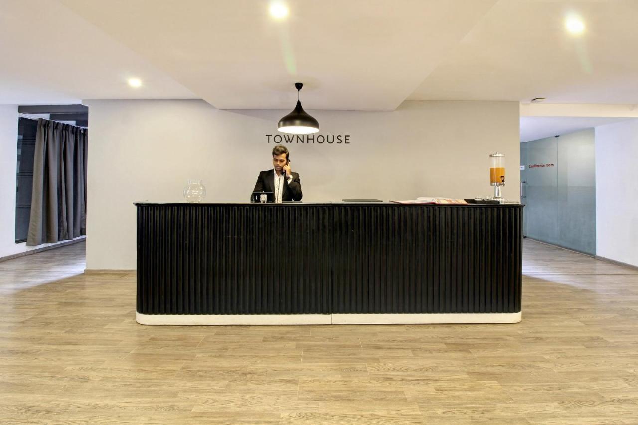 היידראבד Oyo Townhouse 9 Hitech City מראה חיצוני תמונה